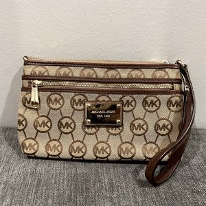 Michael Kors wristlet